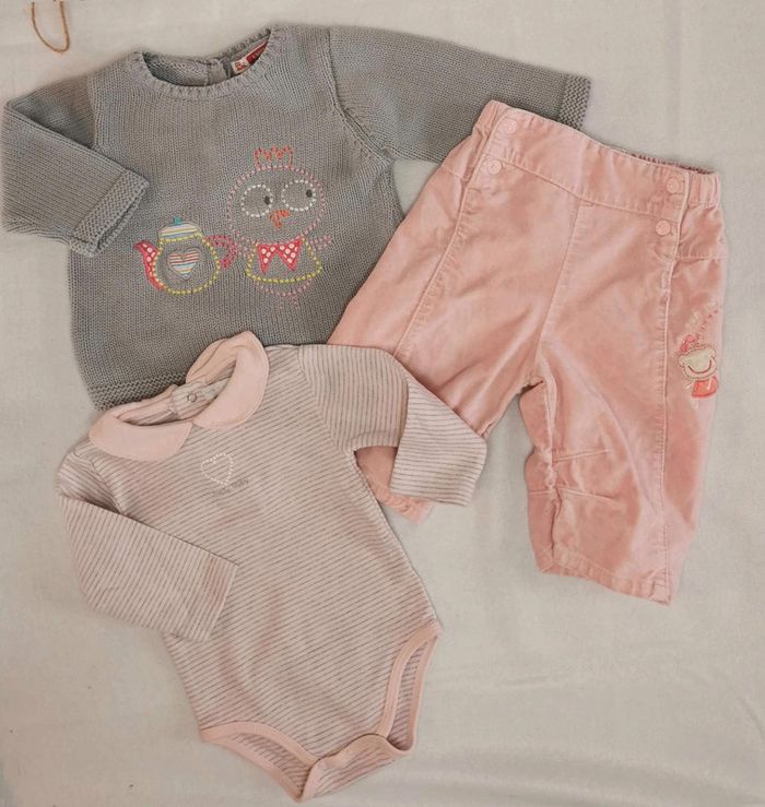 Ensemble 👣 3pieces,  pull  dpam,  pantalon  velours  okide, bodie col  claudine tao,  6mois/67cm - photo numéro 19