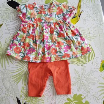Ensemble robe courte + leeging short taille 12 mois