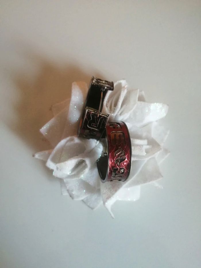 🌸Créoles noires à reflets Bordeaux "Tendance acier" Neuves 🌸 - photo numéro 3