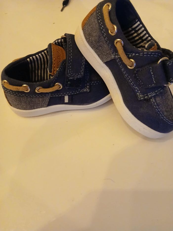 MOCASSIN BEBE TAILLE 20 - photo numéro 2