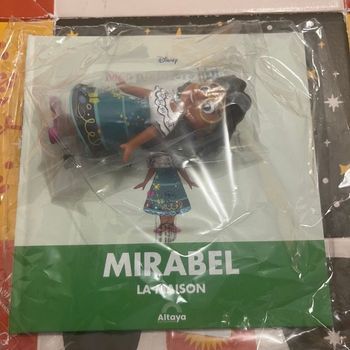 Livre Disney mes premiers amis sous blister , inclus la figurine 