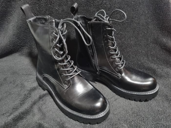 Paires De Bottines Noires