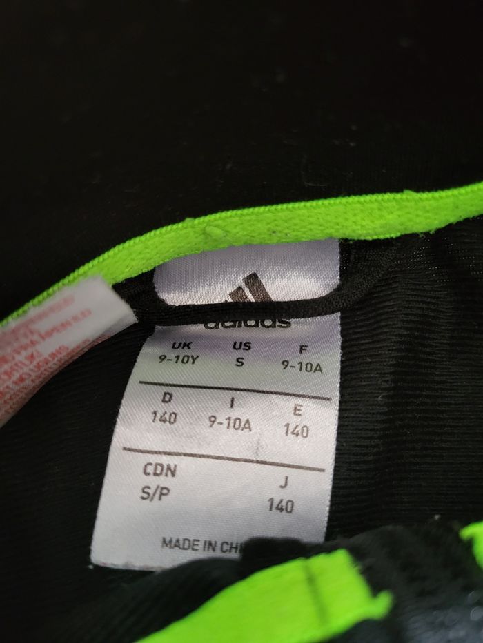Veste de sport zippée taille 9 / 10 ans - photo numéro 3