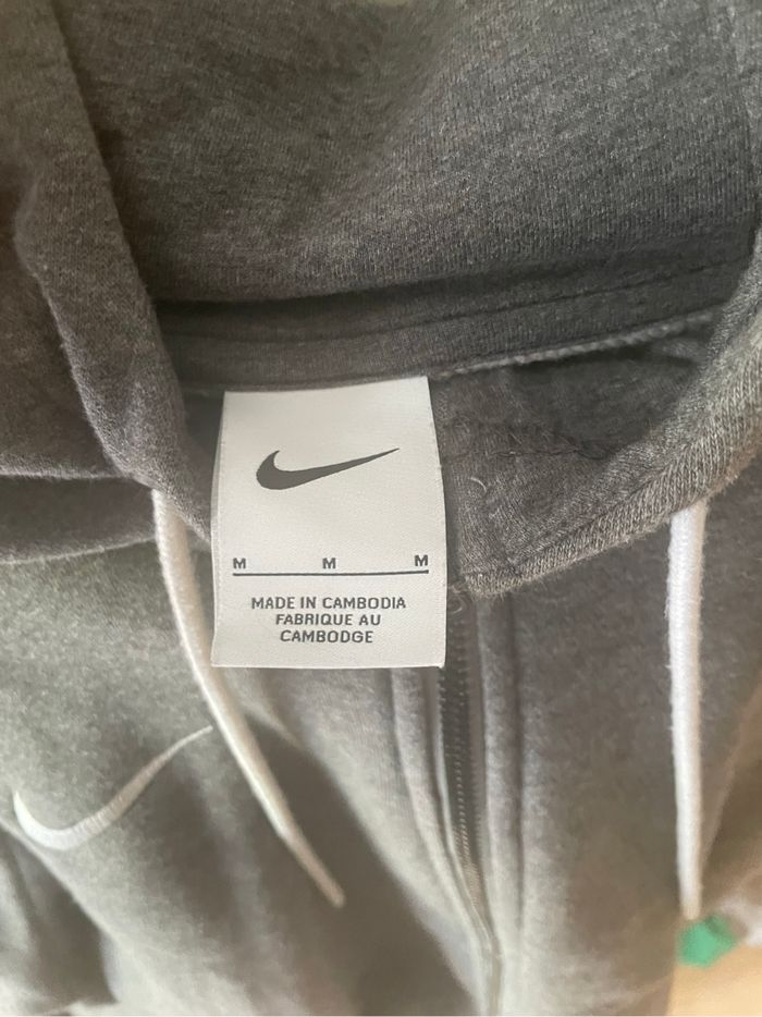 veste nike grise - photo numéro 4