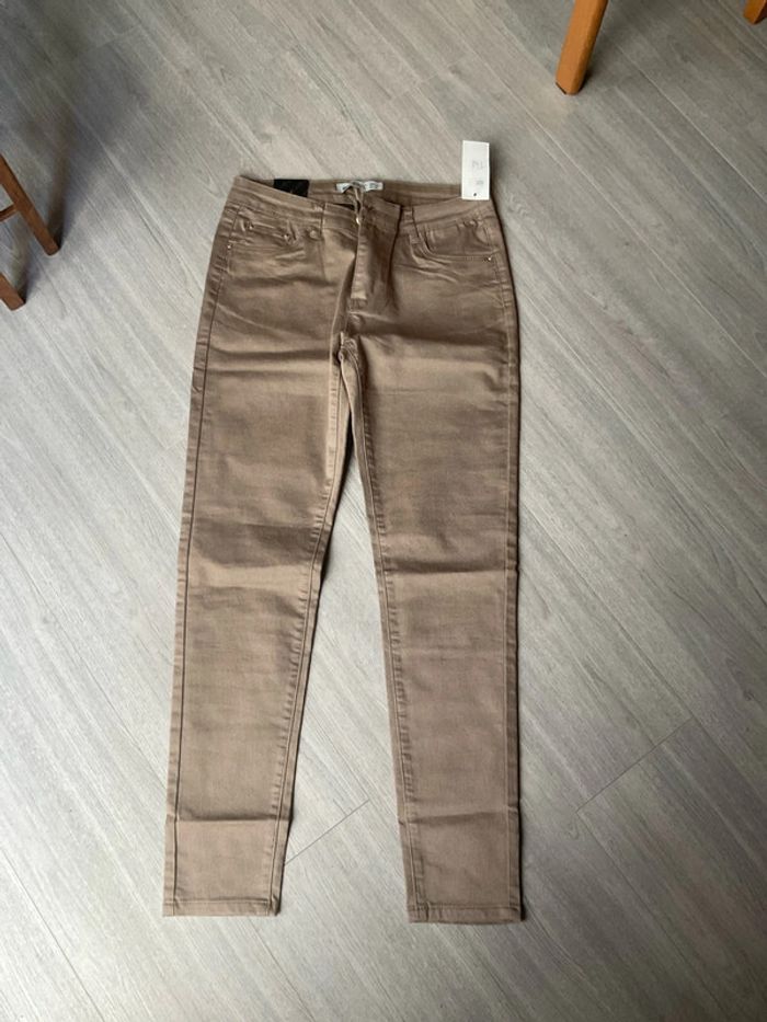 Pantalon beige doré XL T42 neuf (n°62)