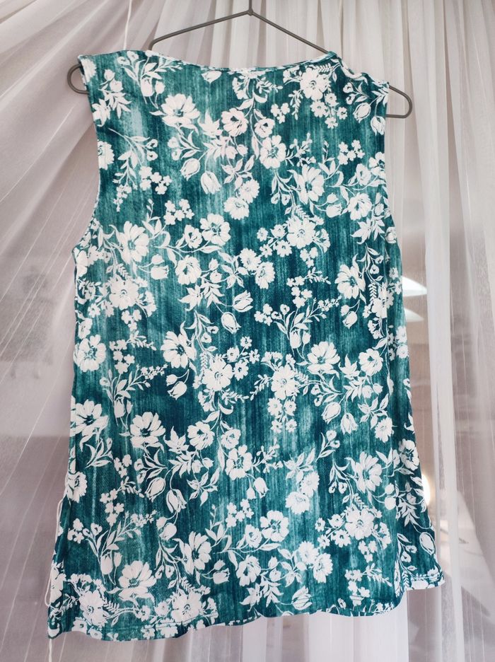 Débardeur fleuri Taille 38 Neuf - photo numéro 2