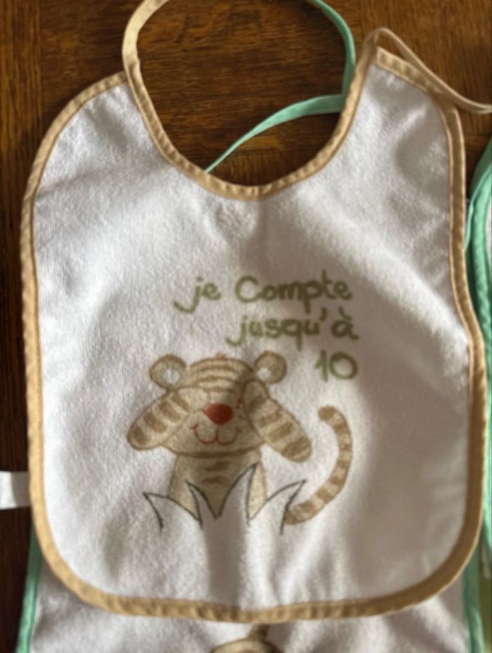 Lot de 8 bavoirs - photo numéro 9