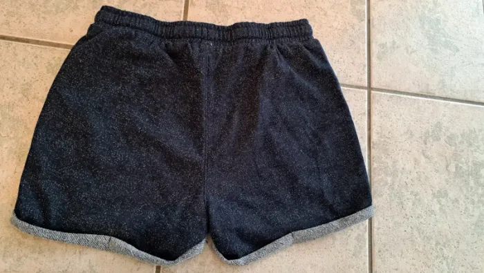 Short Tissaia, taille 34/36 - photo numéro 2
