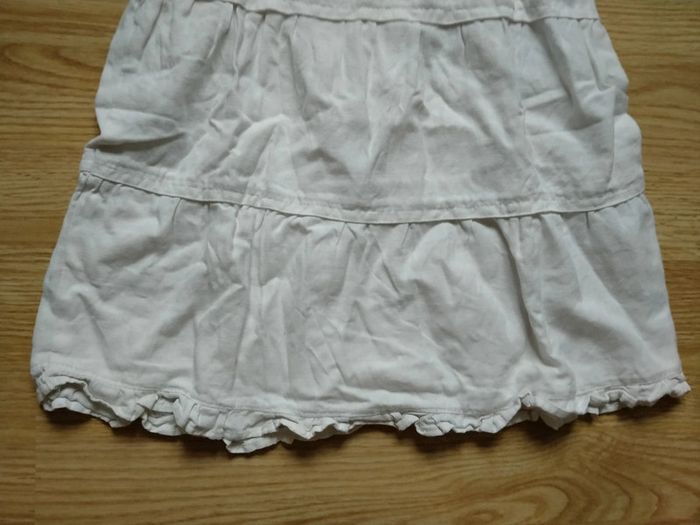 Robe blanche a bretelles.
Filles. Taille 4 ans - photo numéro 3