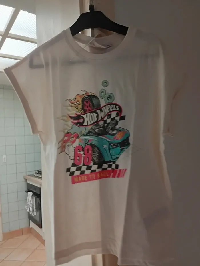 Tee-shirt Hot Wheels 12 ans NEUF