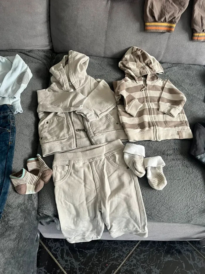 Bac à vêtements marque de 3 a12 mois - photo numéro 7