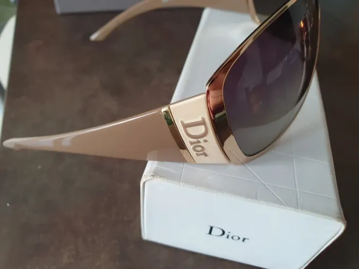 Lunettes de soleil DIOR - photo numéro 5