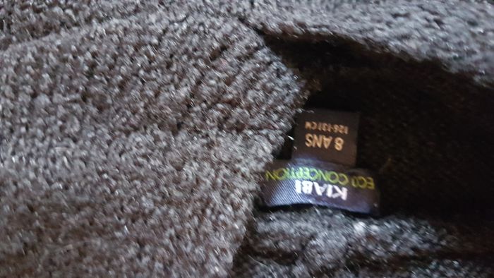 Pull mi-saison à capuche fille 8 ans noir Kiabi - photo numéro 2