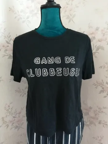 Tee-shirt noir avec écriture argenté gang de clubbeuse / gémo / (L)