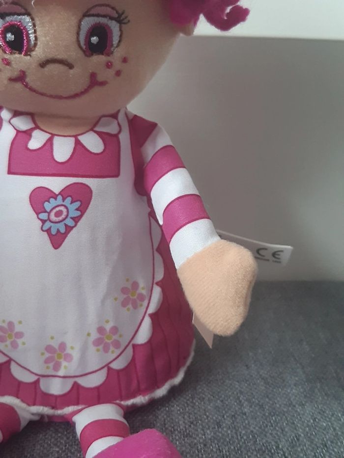 Peluche / doudou / Poupée : Little miss muffin framboise - photo numéro 4