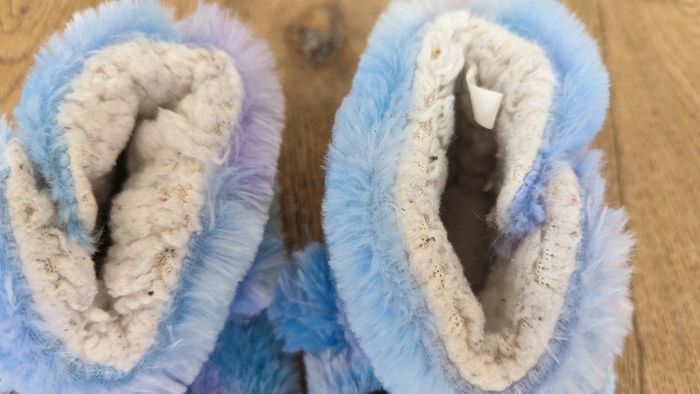 Chaussons licornes fourré 26/27 - photo numéro 2