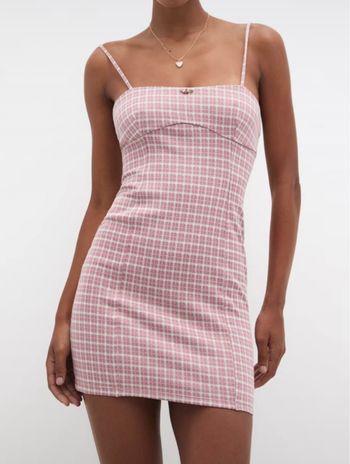 Robe rose courte à carreaux