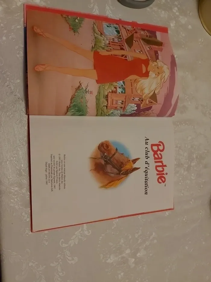 Livre Barbie au club d'équitation - photo numéro 3