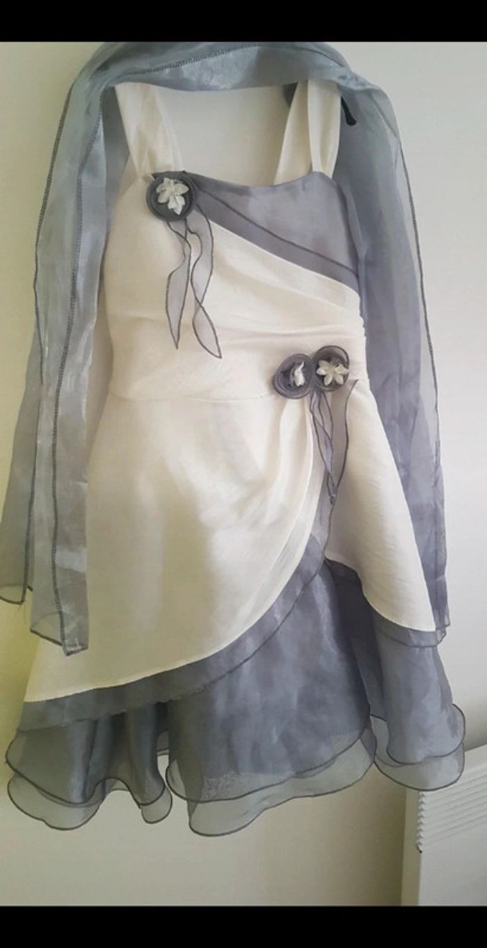 Robe de cérémonie - photo numéro 3