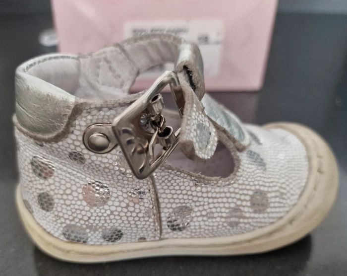 Chaussures 👟 1er pas babies T18 (BE avec défaut) - photo numéro 8