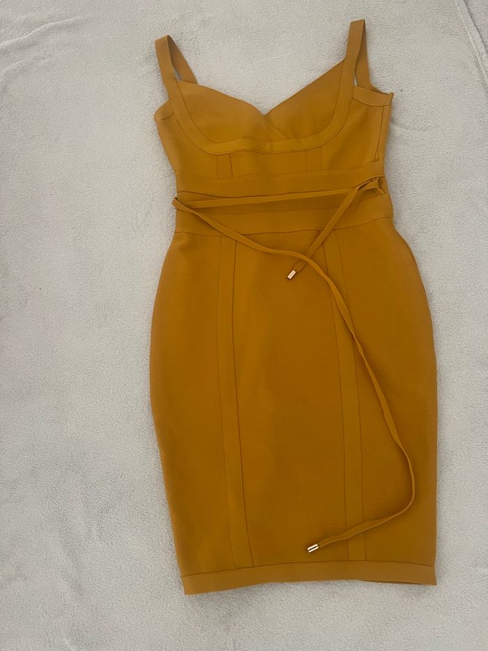 Robe moutarde - photo numéro 3