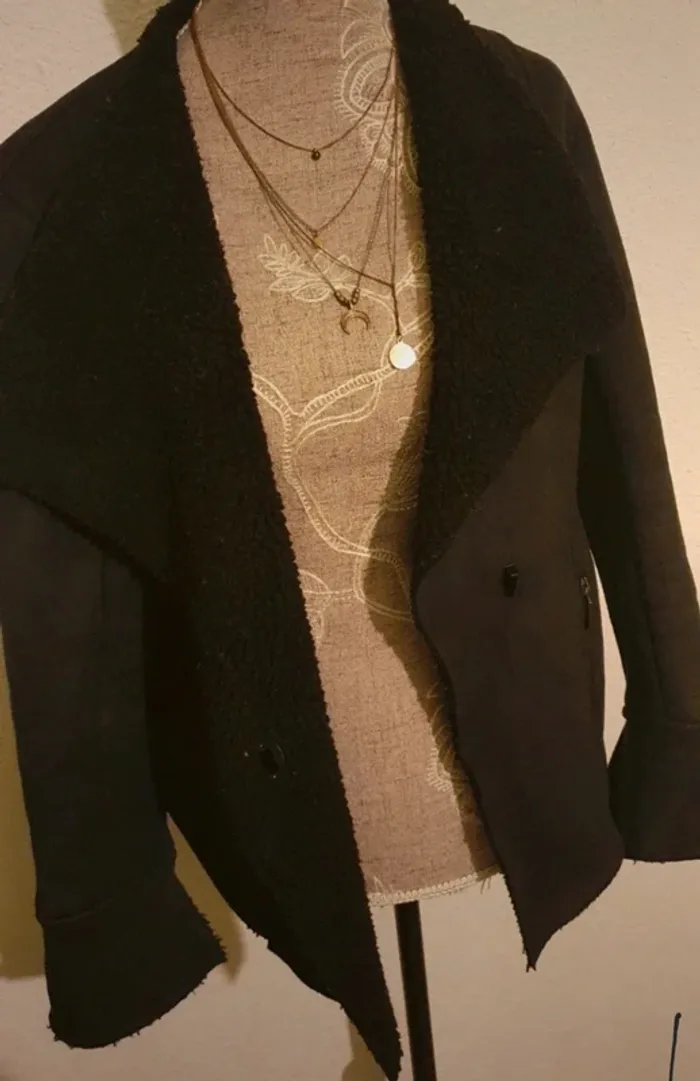 Veste courte noire - photo numéro 4