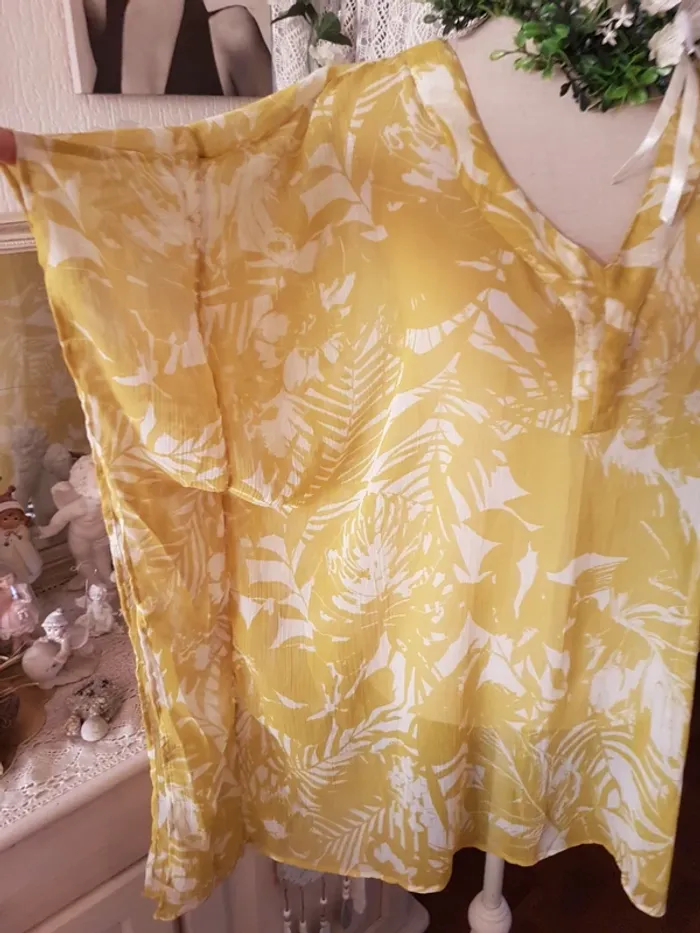 Haut fluide voile jaune moutarde C & A Taille M (taille grand) Neuf - photo numéro 3