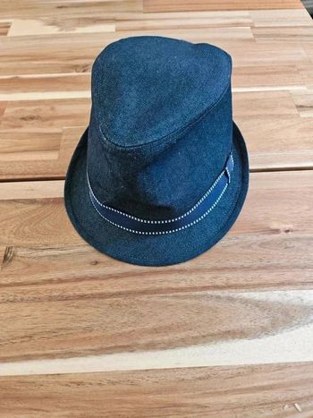 Chapeau bleu Kiabi 55/56