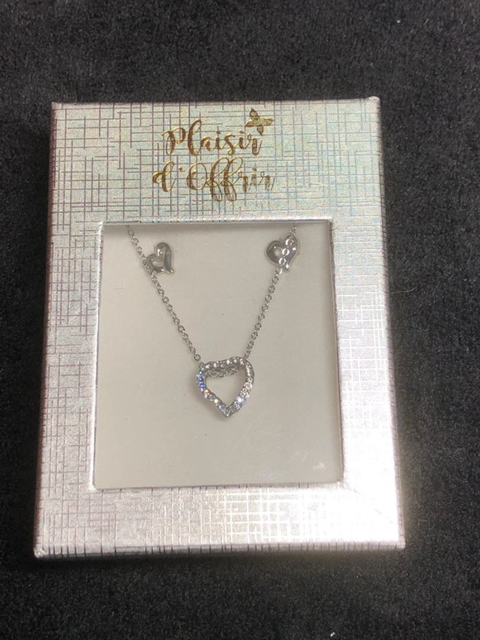 Parure cœur boucles d’oreilles et collier neuf