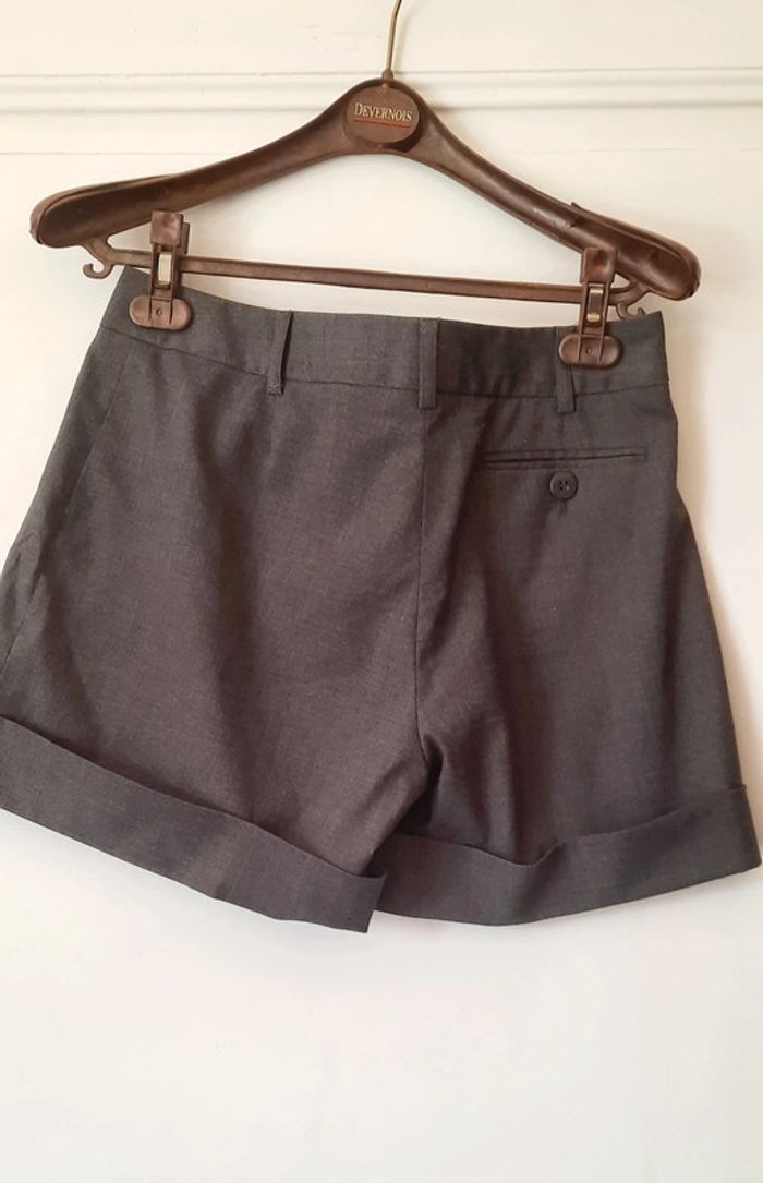 Short gris foncé - photo numéro 5