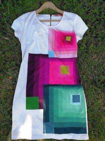 Robe blanche carrés colorés Dani Desigual