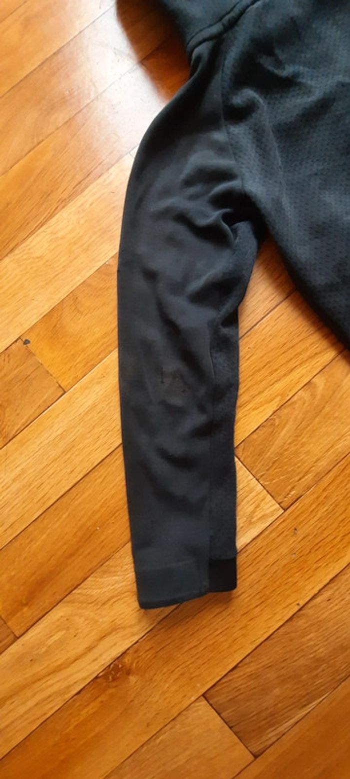 Veste Nike 12/13 ans très abîmée - photo numéro 7