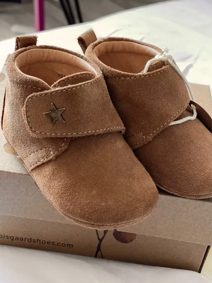 Magnifiques petites chaussures en cuir souple Bisgaard pour les premiers pas de bébé taille 19 - photo numéro 7