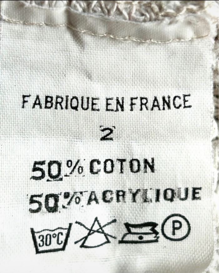 Pull over en mailles fantaisies ajourées Col en V. Marque ADDA - photo numéro 5