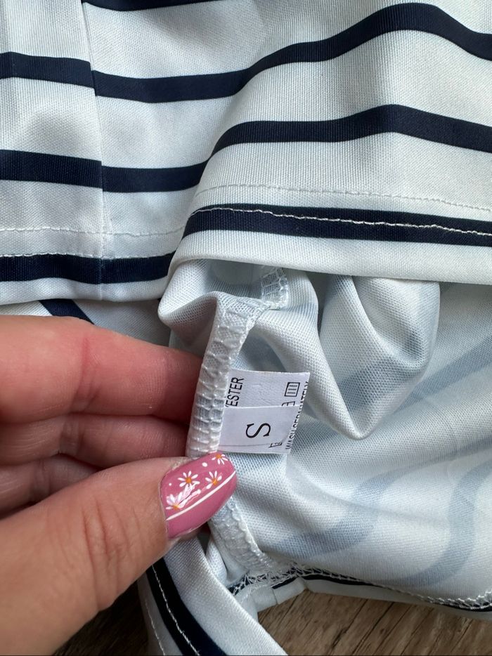 - Ensemble  - Taille S - Neuf sans étiquette - photo numéro 2
