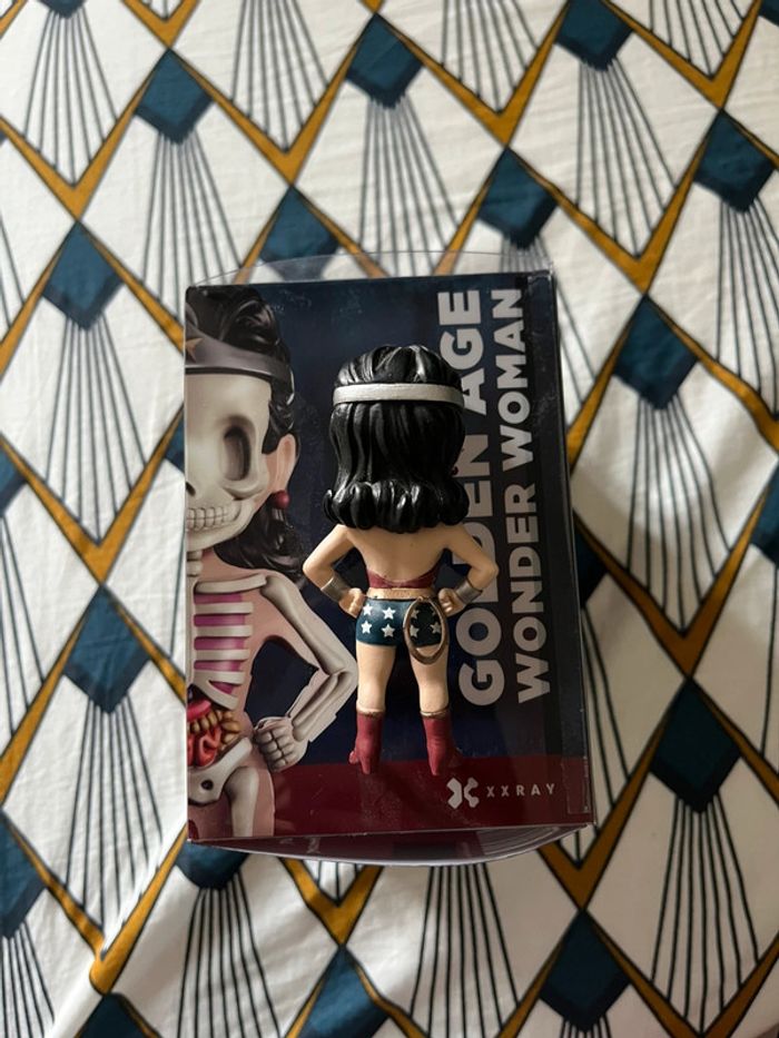 DC comics Golden age wonder woman figurine - photo numéro 2