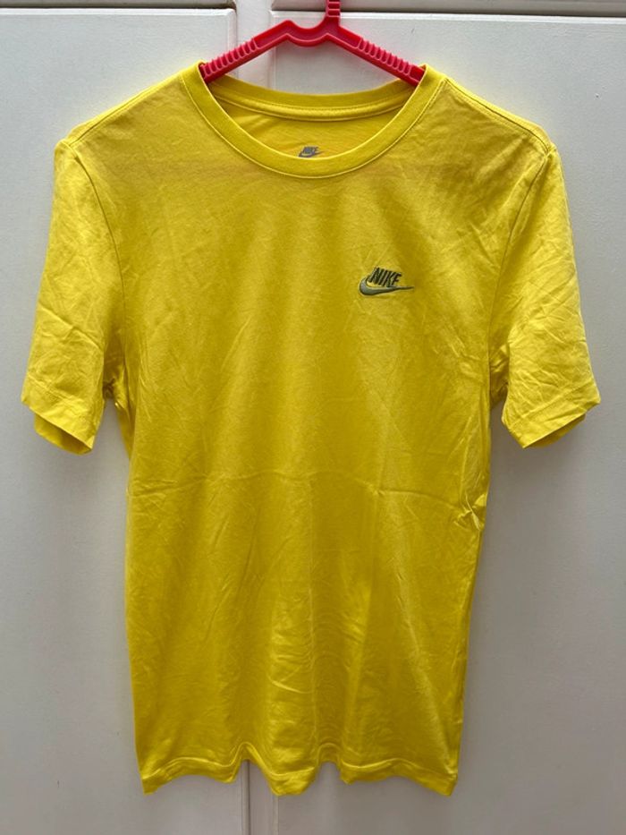 T-shirt Nike jaune homme taille xs - comme neuf