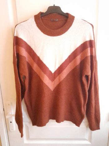 Pull marron/blanc /rose