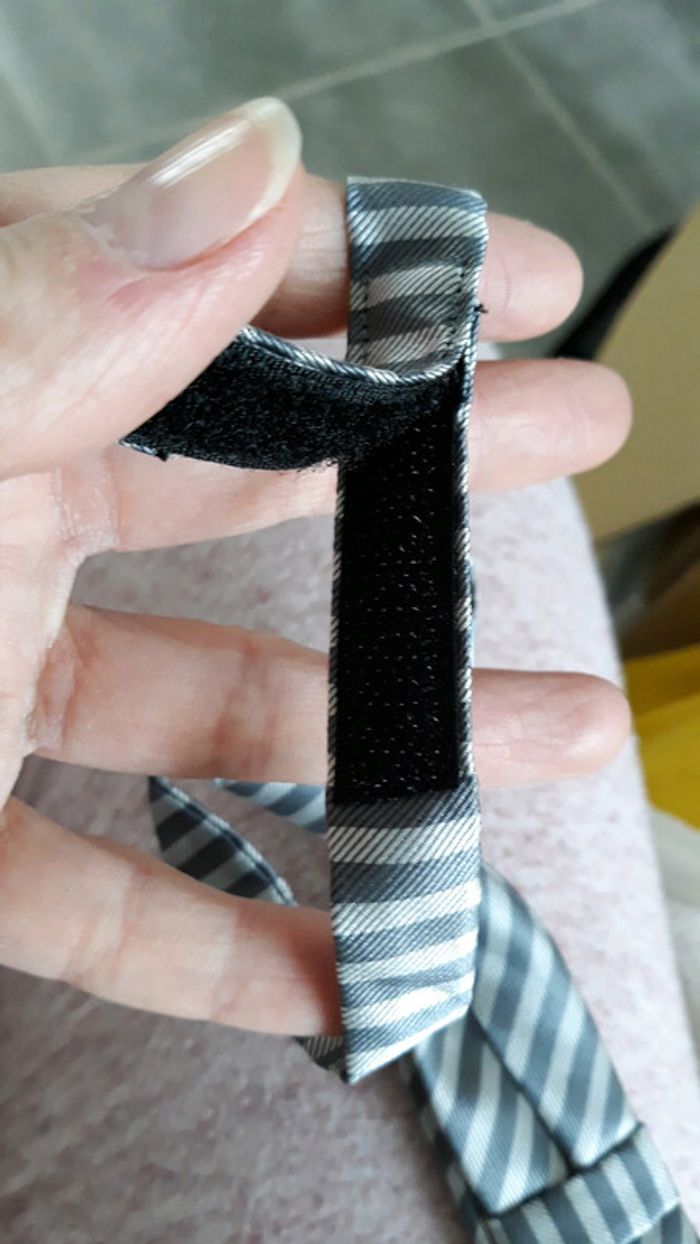 Cravate 1-4 ans reglabe neuf - photo numéro 3