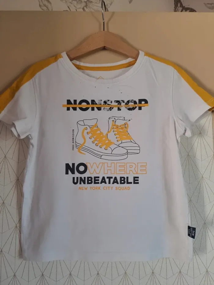 Lot 4 ans 6 T-shirts et 1 veste minis trous ou tâches peuvent encore servir prix mini - photo numéro 19