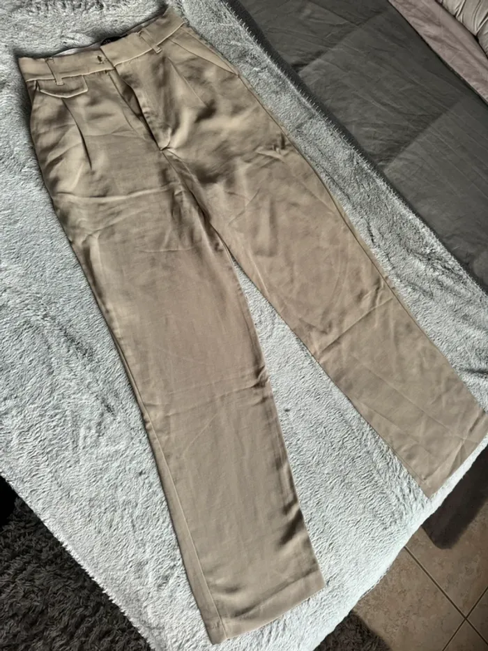 Pantalon droit kaki beige Zara