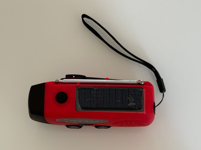 Radio multifonction d’urgence Tout-en-un – Parfaite pour l’été - photo numéro 3