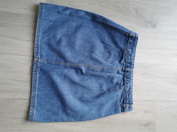 Jupe courte en jean KIABI - T 38 - taille petit - photo numéro 2