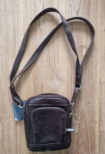 Sacoche homme neuve avec étiquette Arthur &Aston