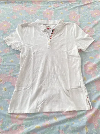 Polo tee-shirt taille M tommy jeans