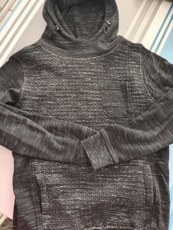 Vends sweat à capuche