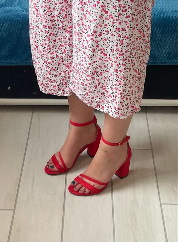 Chaussures sandales rouge - photo numéro 8