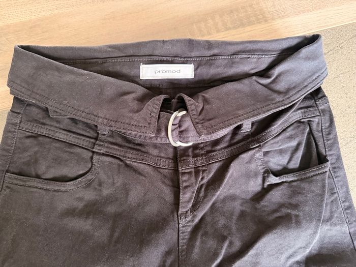 Jean noir - photo numéro 3