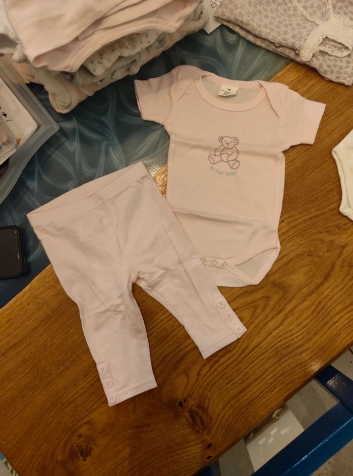 Body et legging rose bébé 3 mois