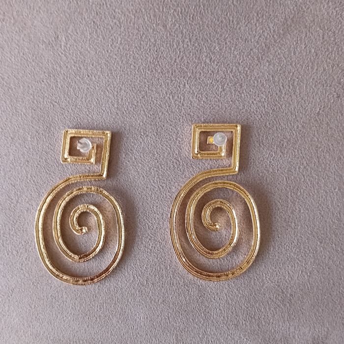 Faby27800 Boucles d'oreilles pendantes jaune doré d'une forme géométrique originale Hauteur 6 cm - photo numéro 3